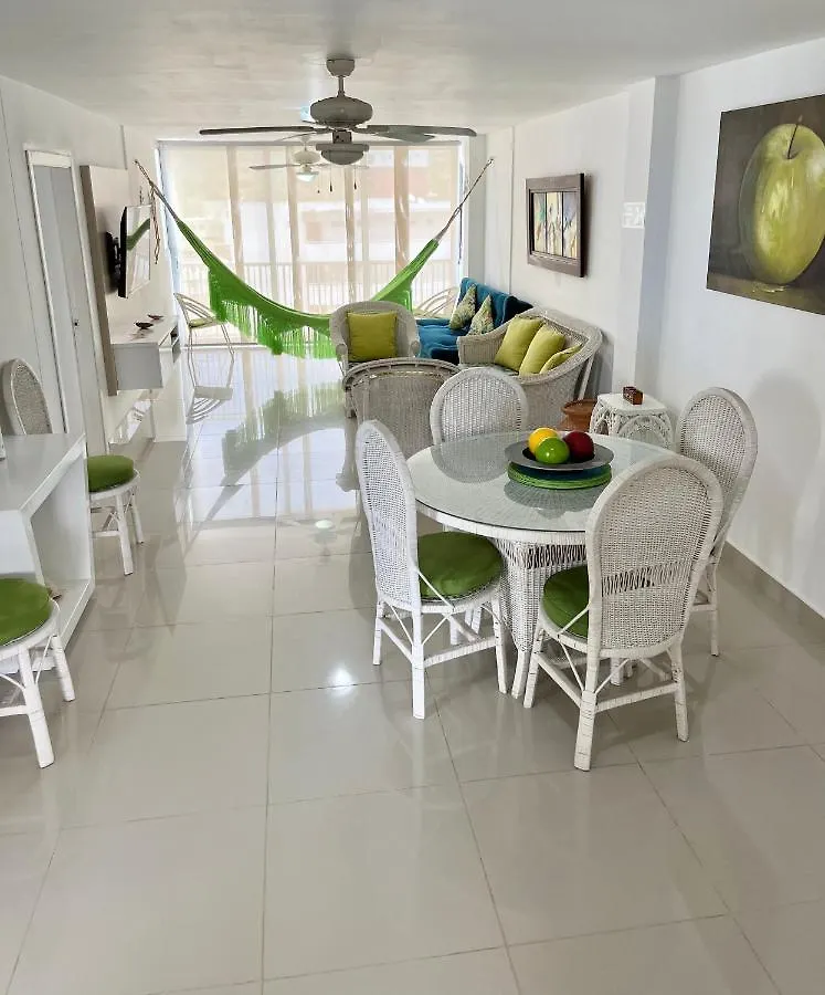 Delamar Apartment: Beachfront Comfort with Ocean Views Santa Marta
