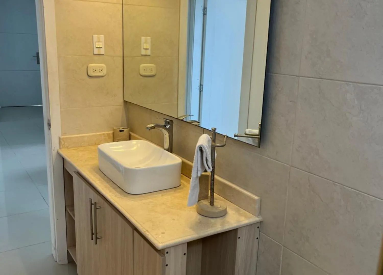 Delamar Apartment: Beachfront Comfort with Ocean Views Santa Marta  Apartment Santa Marta (Magdalena)